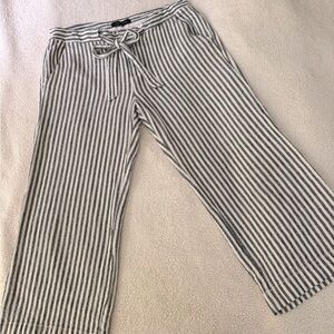 Sanctuary 28 Tiki vertical black & white 100% Linen Cropped Pants with Wide legs
